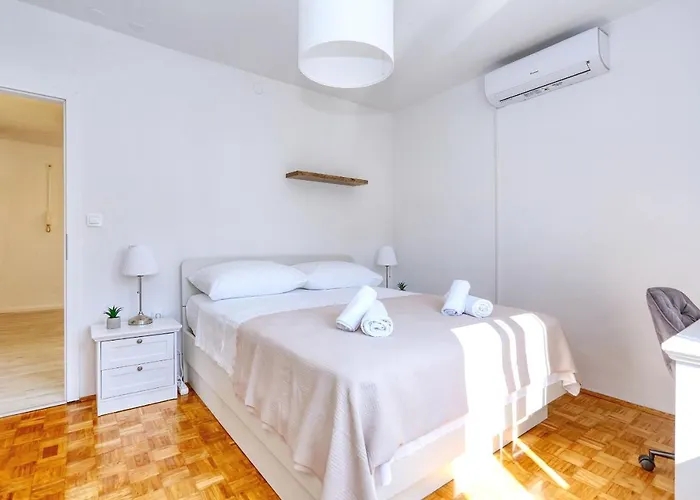Marina Apartment *
