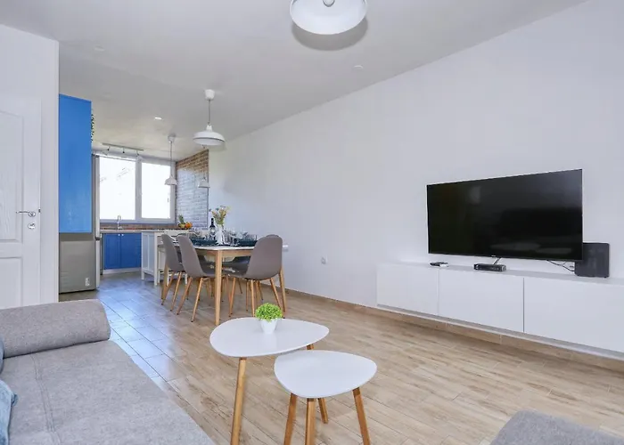 Marina Apartment *